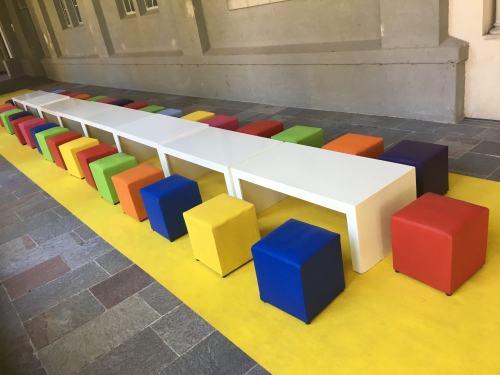 Puffs infantiles de colores