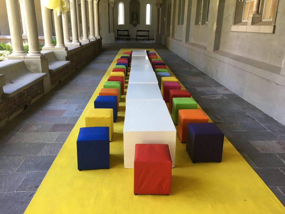Puffs infantiles de colores - Imagen 3