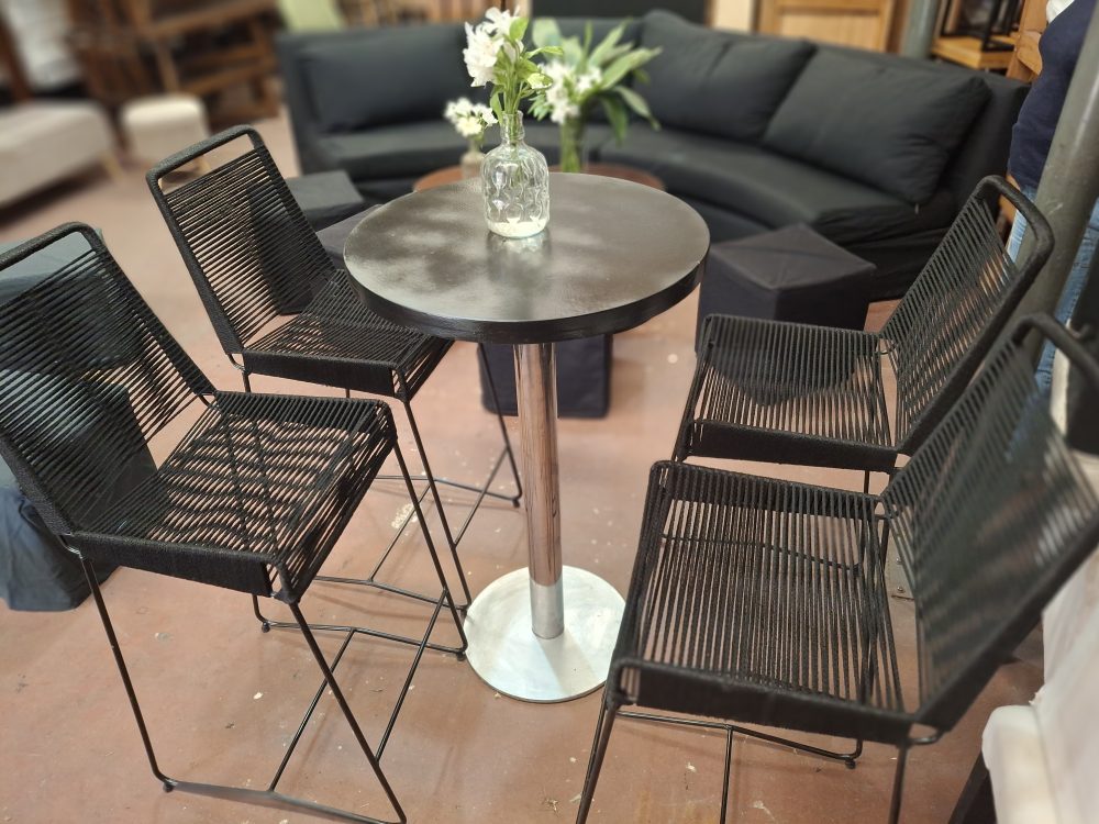 Juego mesa alta con banqueta tulum negra - Imagen 2